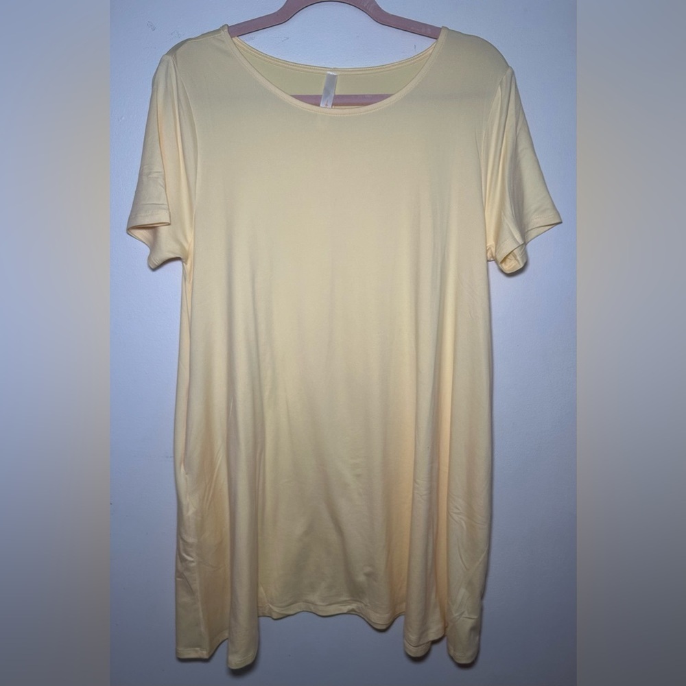 Yellow‎ Relaxed Pleated Short Sleeve Tee